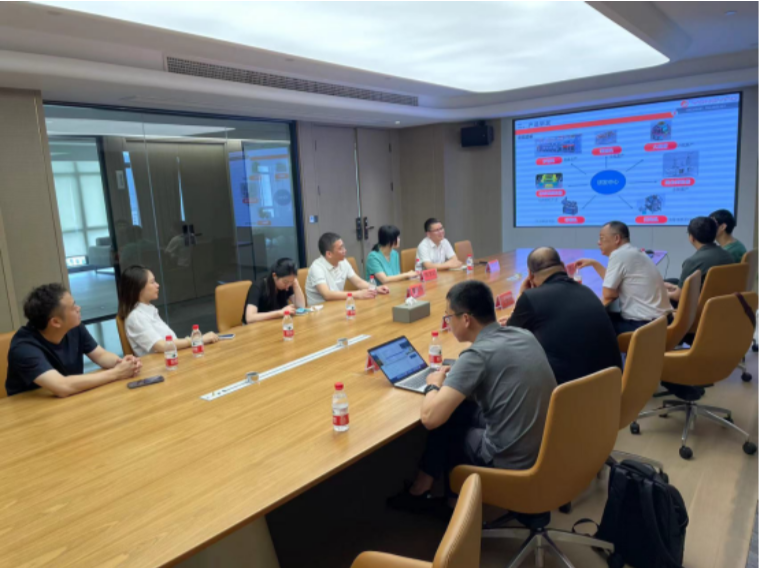 哈尔滨工业大学领导一行莅临永耀机械开展指导工作